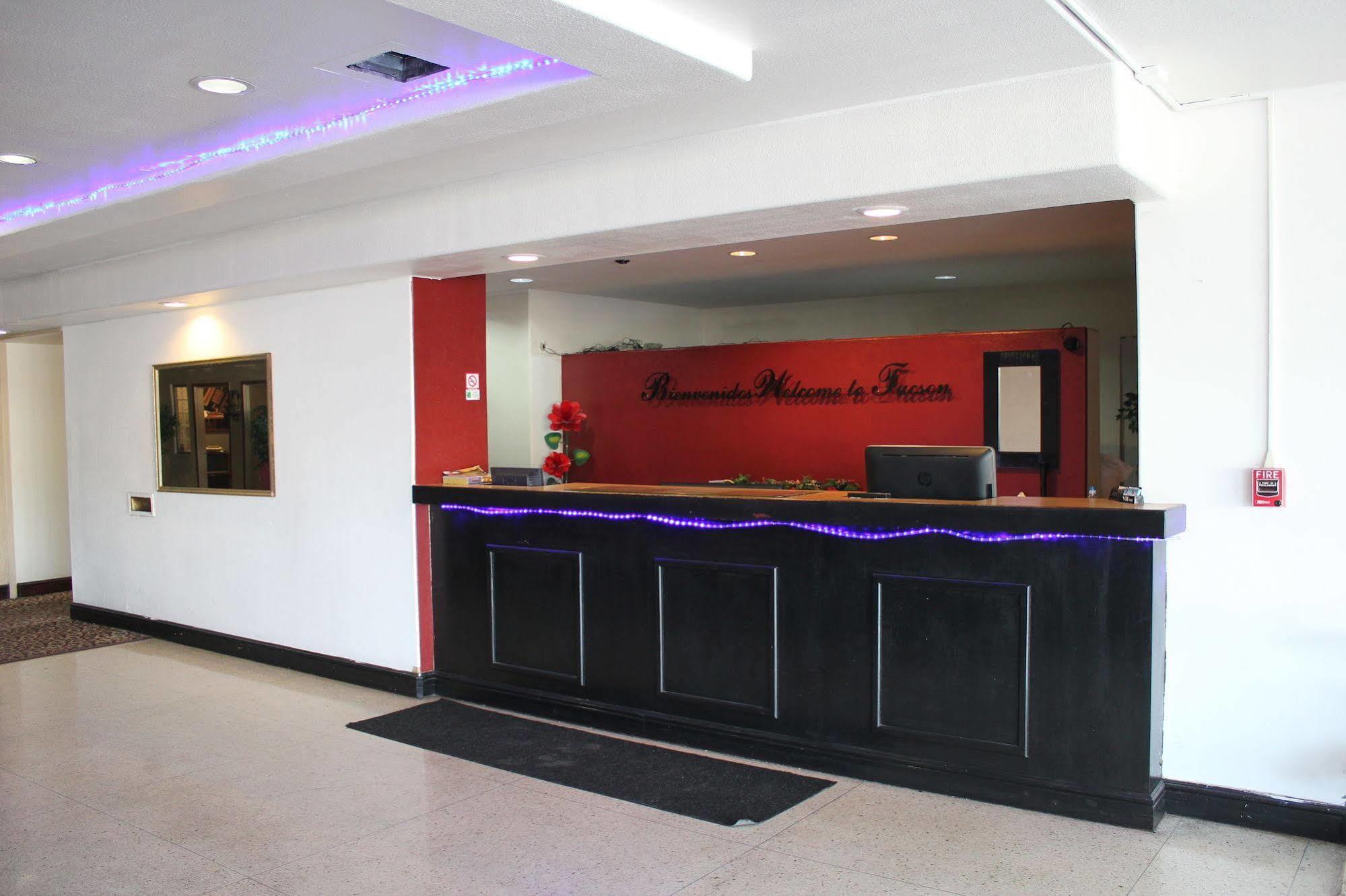Fortuna Inn And Suites Tucson Exterior photo